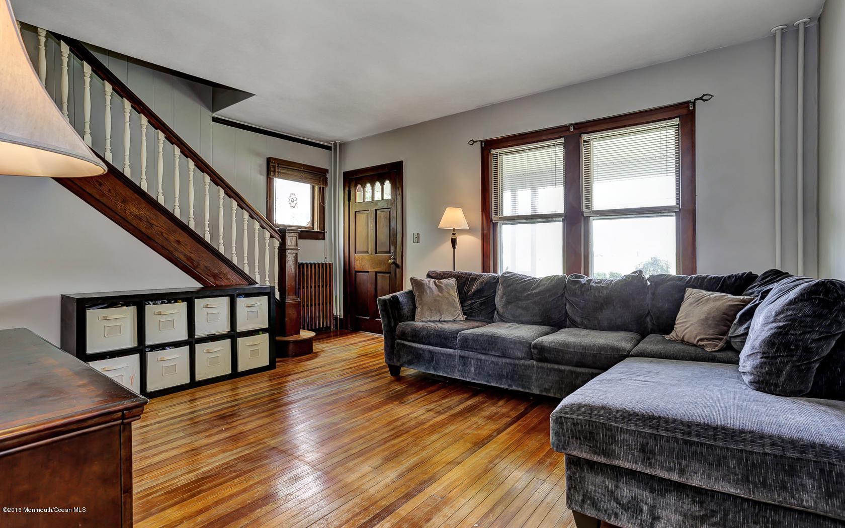 29 Chapel Hill Road Red Bank, NJ 07701 - Photo 8 of 24 8-photo-web-1680x1050-248366