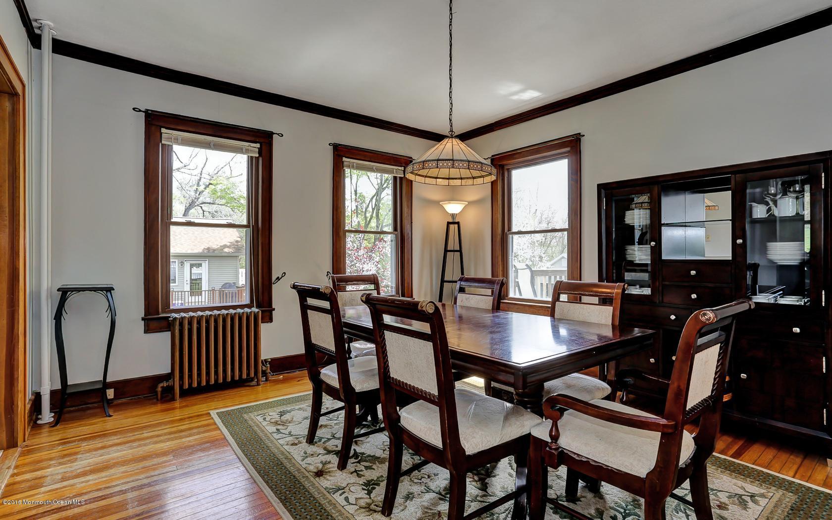 29 Chapel Hill Road Red Bank, NJ 07701 - Photo 10 of 24 10-photo-web-1680x1050-247577