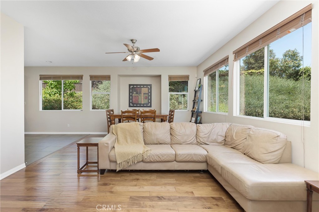 33369 Gold Mountain Road Yucaipa, CA 92399 - Photo 12 of 65 Family room