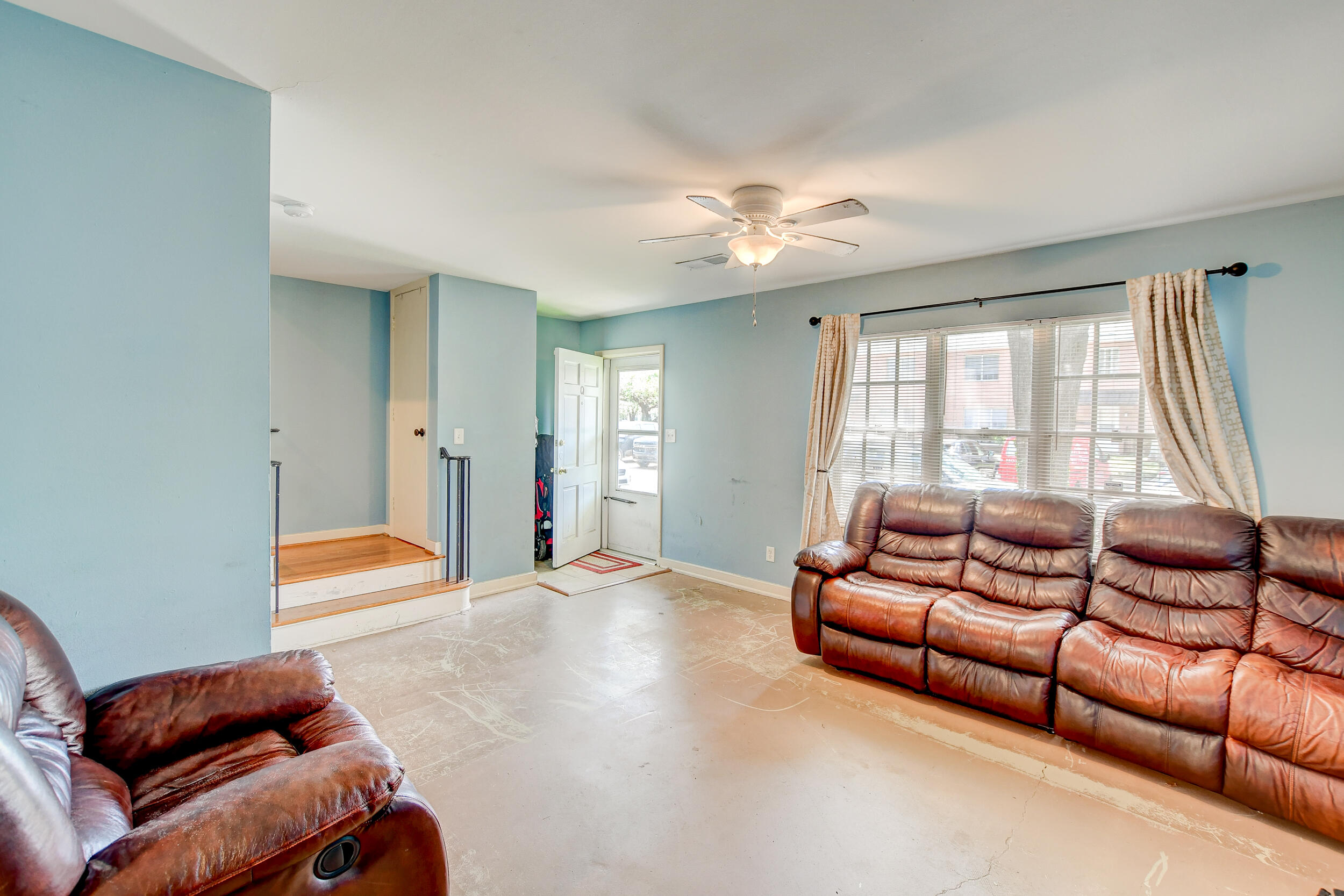 173 Rutledge Avenue, Unit Q Charleston, SC 29403 - Photo 3 of 27 DSC_6166_67_68_69_70
