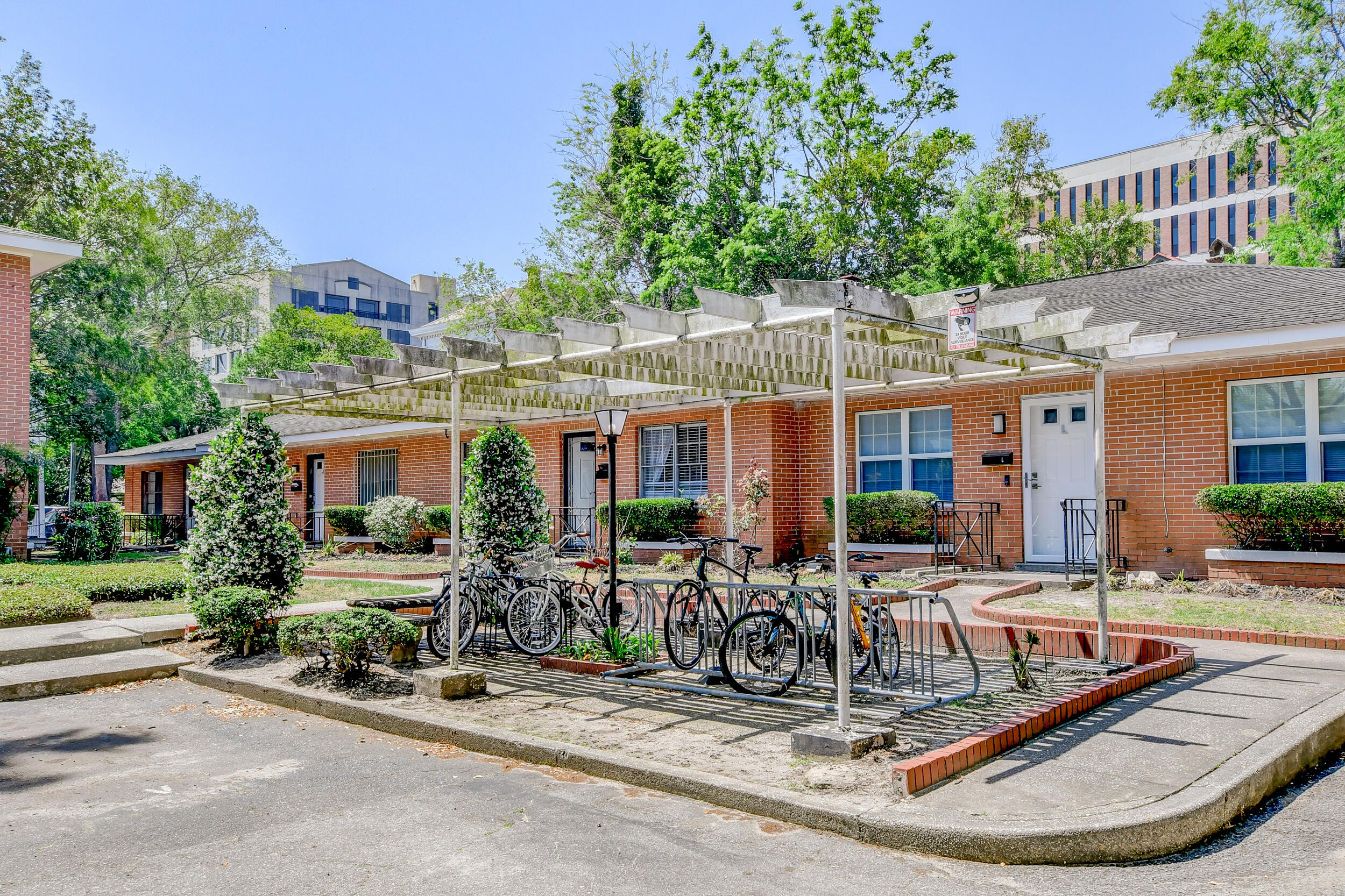 173 Rutledge Avenue, Unit Q Charleston, SC 29403 - Photo 8 of 27 DSC_6146_47_48_49_50