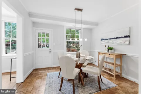 $425,000 | 1401 South Edgewood Street, Unit 498, Arlington, VA 22204