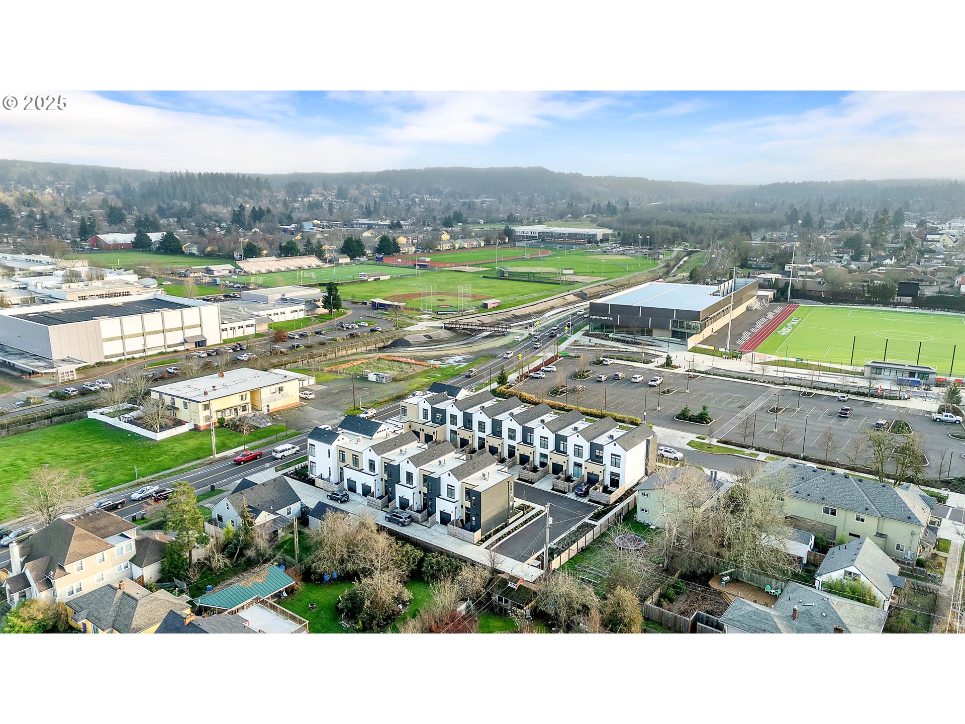 177 East 20th Avenue Eugene, OR 97405 - Photo 43 of 45 a view of an outdoor space and city view