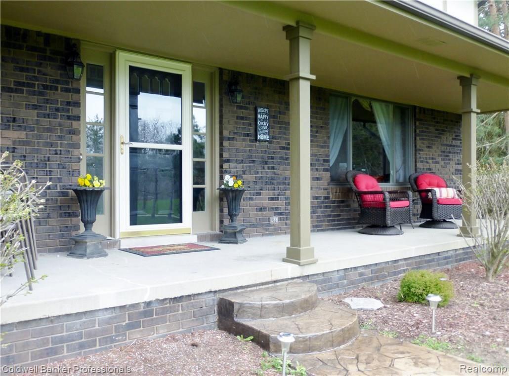 9550 Pine Knob Road Clarkston, MI 48348 - Photo 3 of 38 3.1