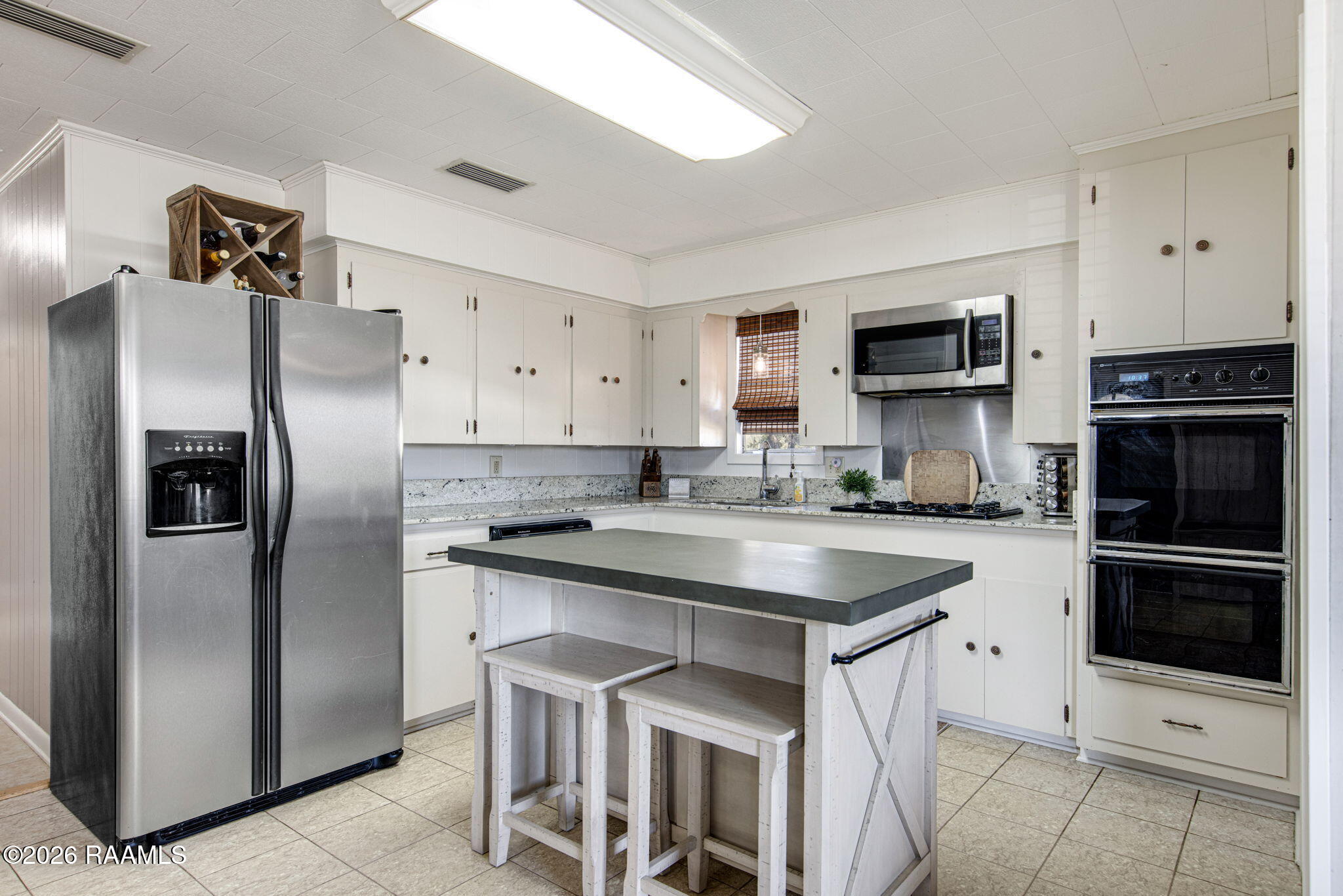 4305 Vida Shaw Road New Iberia, LA 70563 - Photo 5 of 20 Kitchen View
