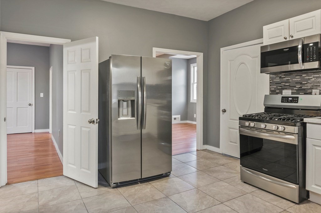 12 King Street Springfield, MA 01109 - Photo 4 of 35 Gallery Image 4