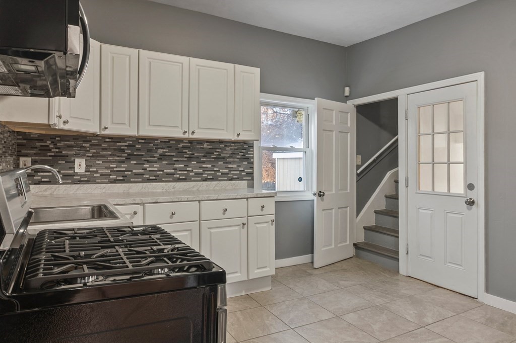 12 King Street Springfield, MA 01109 - Photo 8 of 35 Gallery Image 8