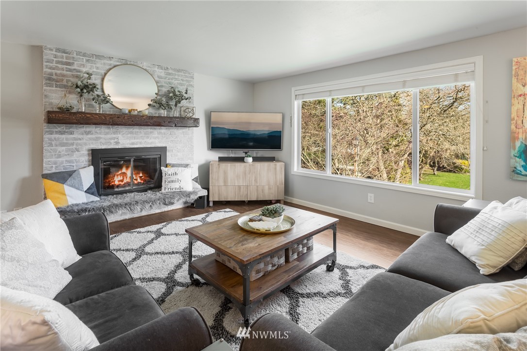 15307 110th Place Northeast Bothell, WA 98011 - Photo 2 of 25 Gallery Image 2