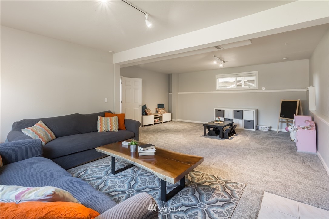 15307 110th Place Northeast Bothell, WA 98011 - Photo 16 of 25 Gallery Image 16