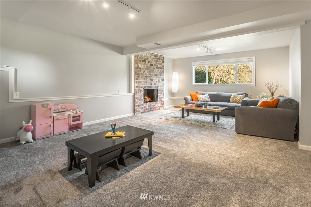 15307 110th Place Northeast Bothell, WA 98011 - Photo 18 of 25 Gallery Image 18