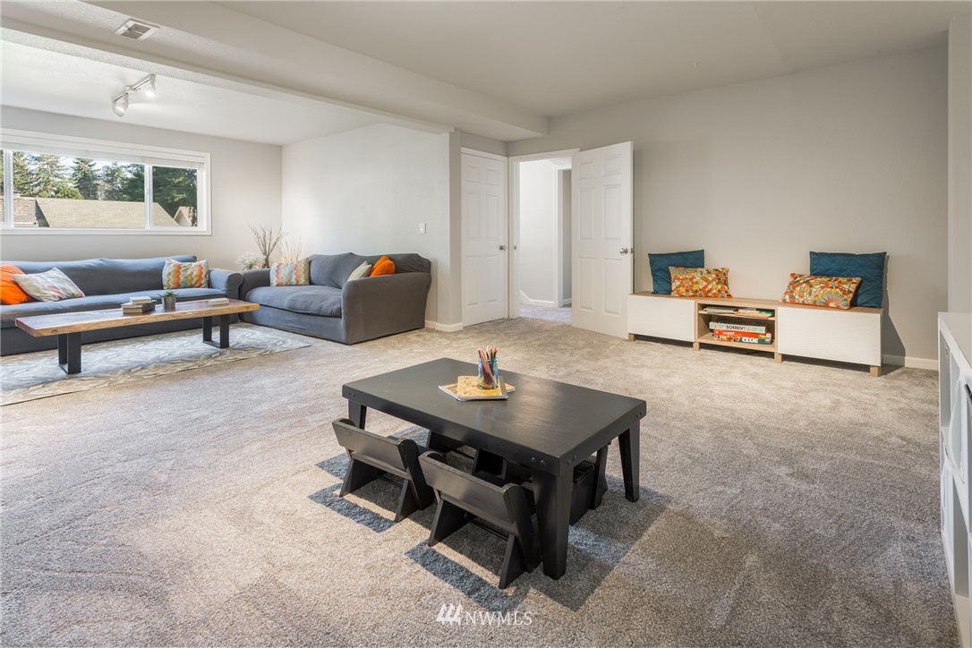 15307 110th Place Northeast Bothell, WA 98011 - Photo 19 of 25 Gallery Image 19