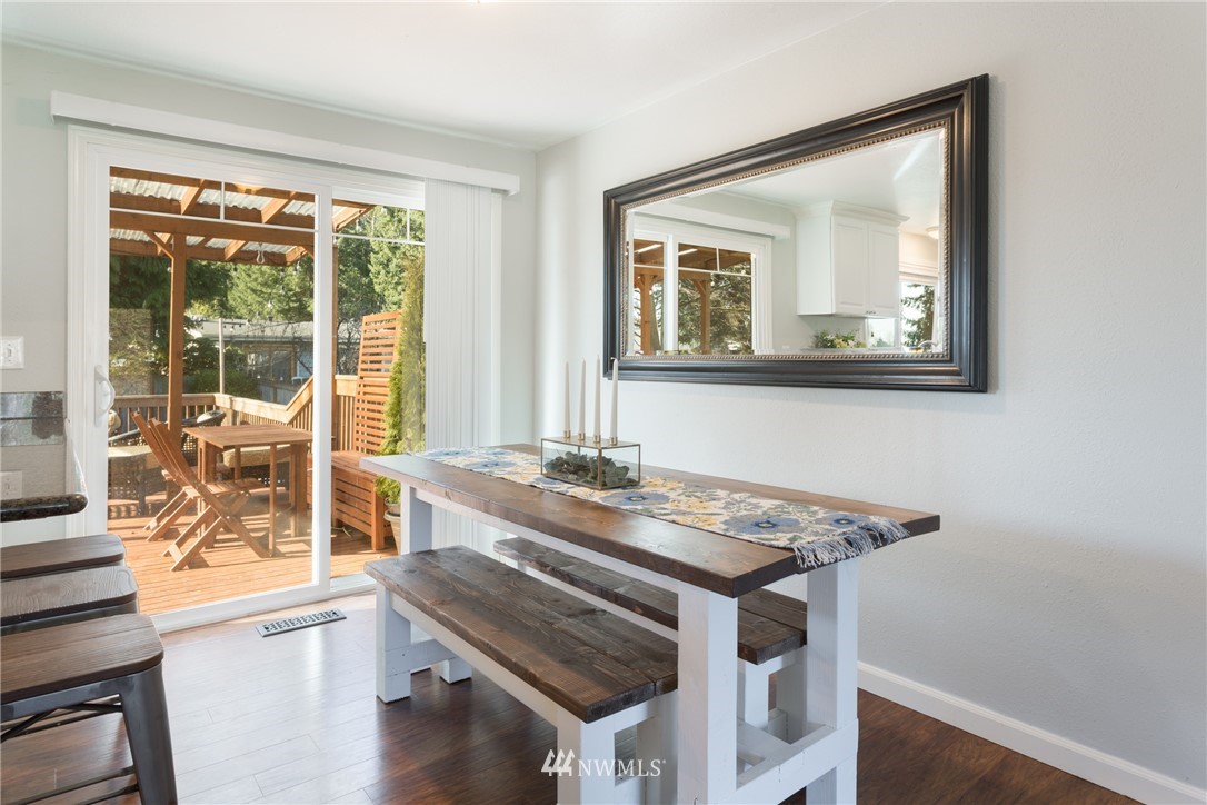 15307 110th Place Northeast Bothell, WA 98011 - Photo 9 of 25 Gallery Image 9