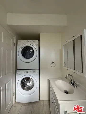 $2,450 | 356 South St Andrews Place, Los Angeles, CA 90020