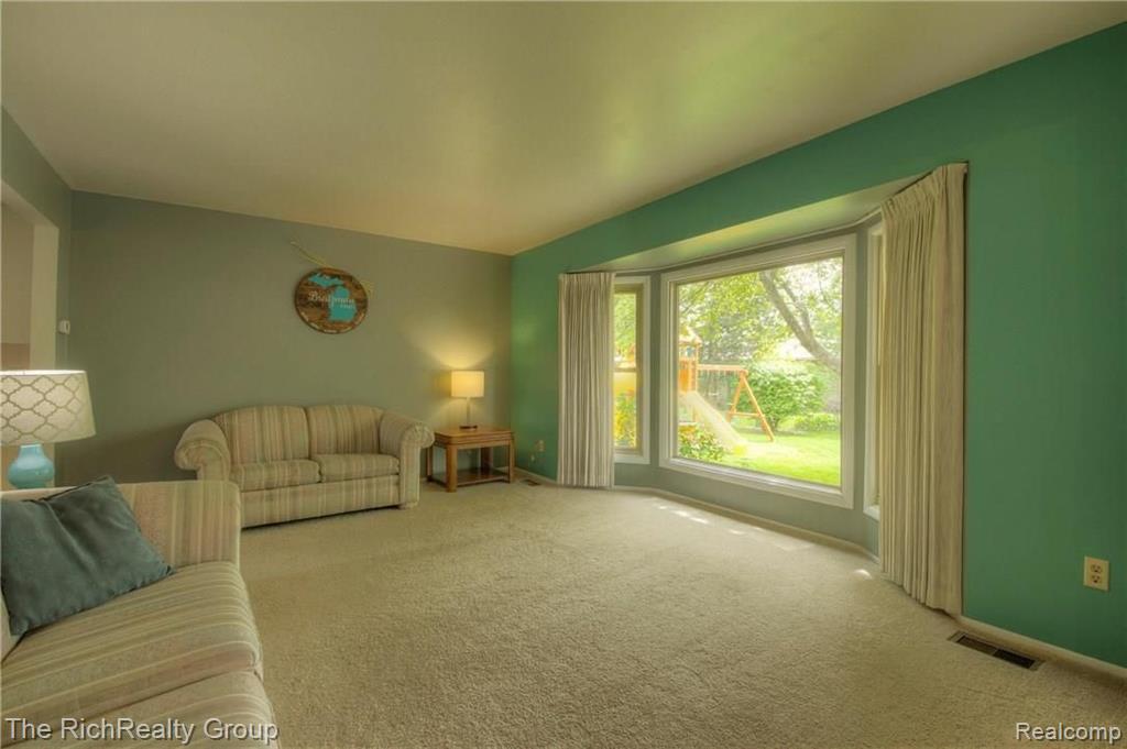 46513 Maidstone Road Canton, MI 48187 - Photo 21 of 56