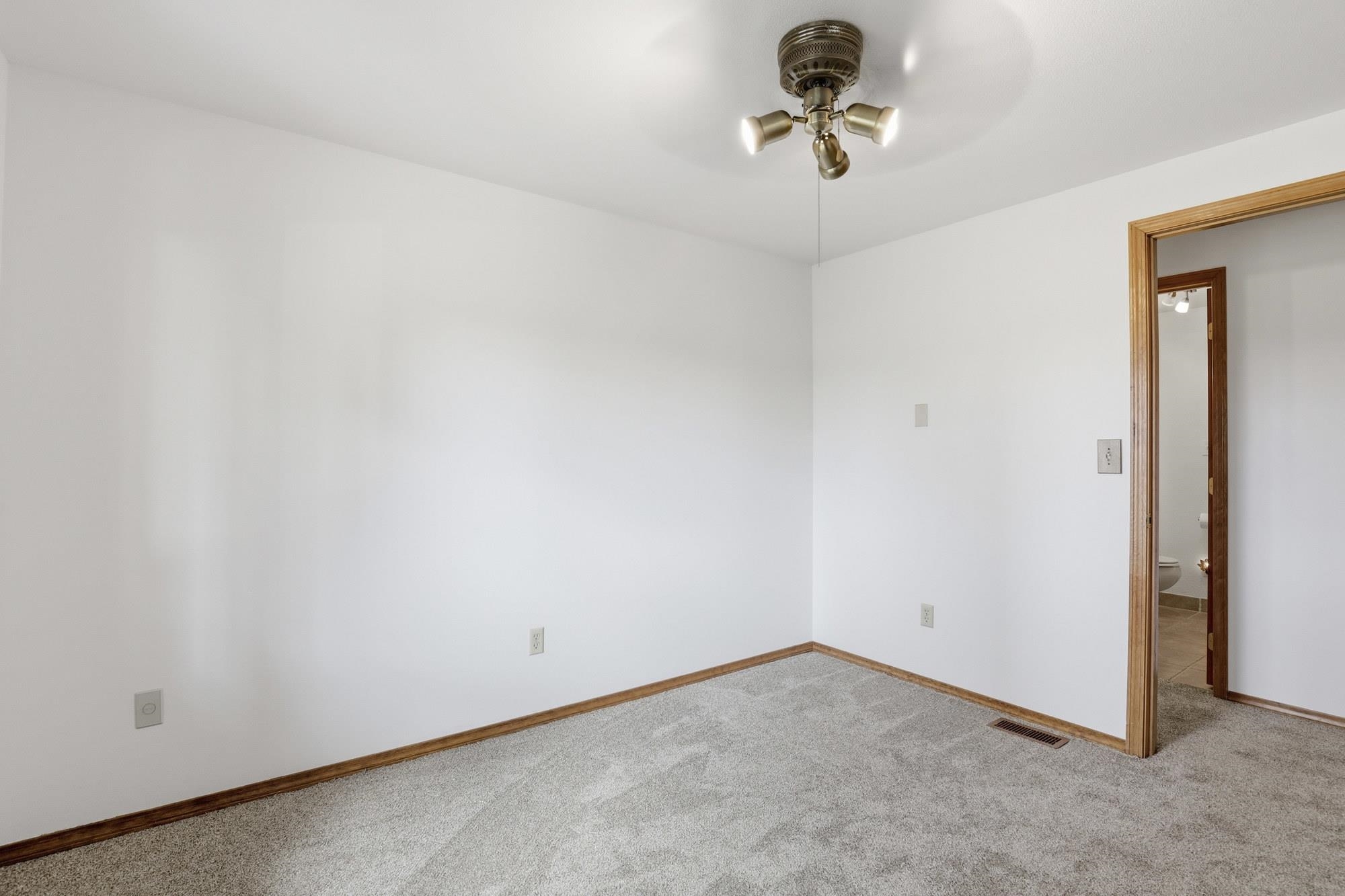 12504 North Fairview Road Mead, WA 99021 - Photo 14 of 50
