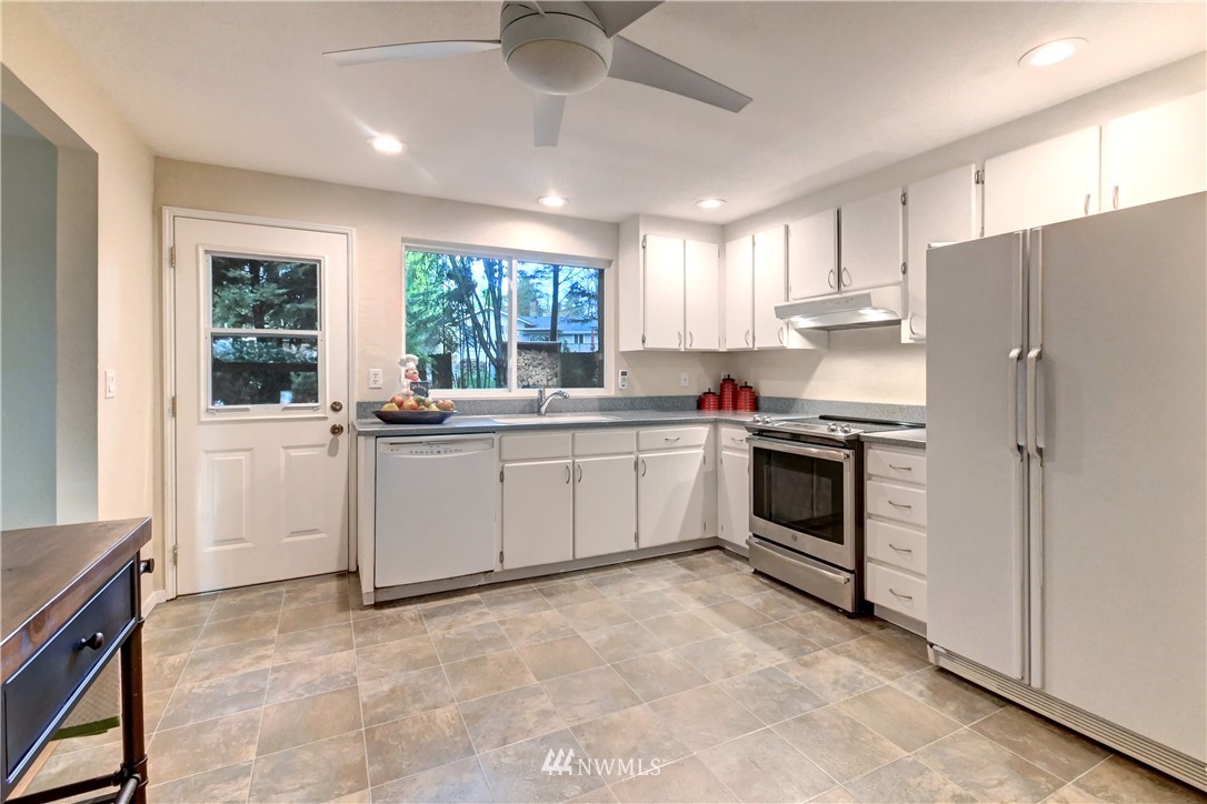 22214 Echo Lake Road Snohomish, WA 98296 - Photo 7 of 34 Gallery Image 7