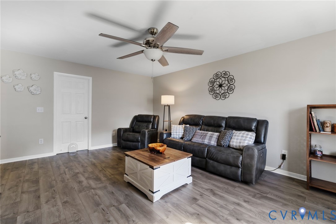 3212 Fielding Road Colonial Heights, VA 23834 - Photo 4 of 33 Spacious Great Room with access to Laundry Room an