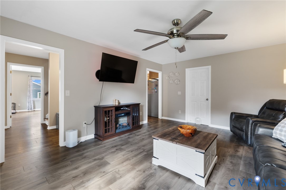 3212 Fielding Road Colonial Heights, VA 23834 - Photo 5 of 33 Freshly painted and ready for new owners! A great