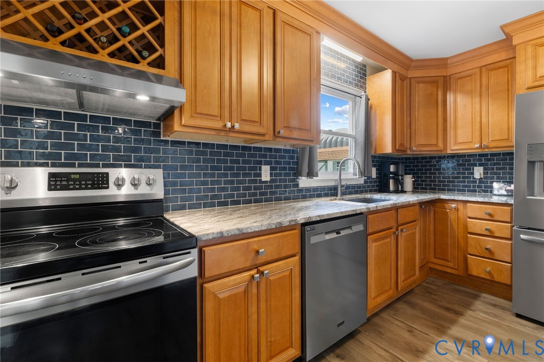 3212 Fielding Road Colonial Heights, VA 23834 - Photo 7 of 33 Love the light reflecting off of the beautiful til