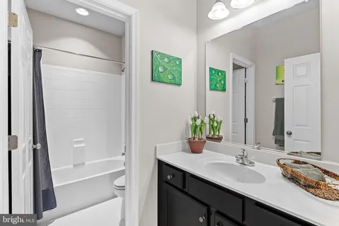 $1,150,000 | 35829 Peninsula Court, Round Hill, VA 20141