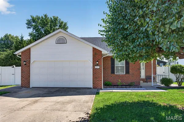 $264,900 | 2917 Periwinkle Court, Highland, IL 62249