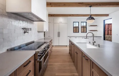 $4,800,000 | 832 Conestoga Court, Encinitas, CA 92024