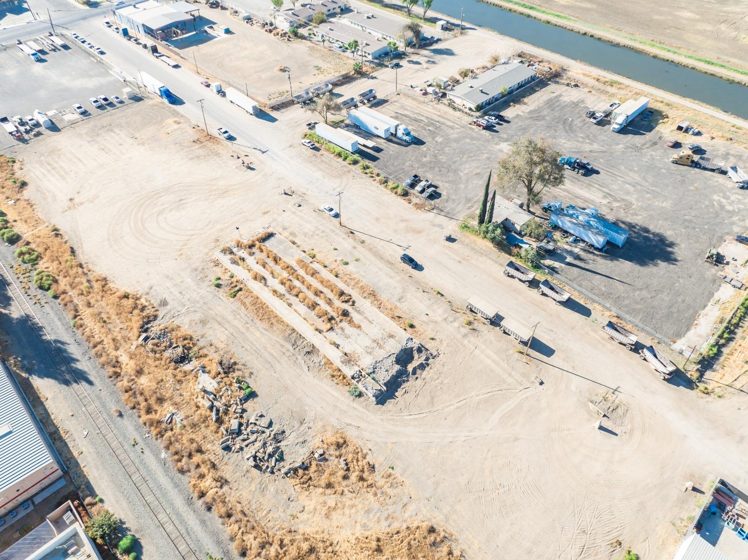 1047 M Street Firebaugh, CA 93622 - Photo 12 of 14