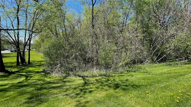 $225,000 | 8245 Willett Parkway, Lysander, NY 13027