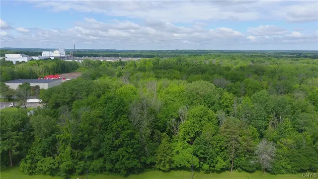 $225,000 | 8245 Willett Parkway, Lysander, NY 13027