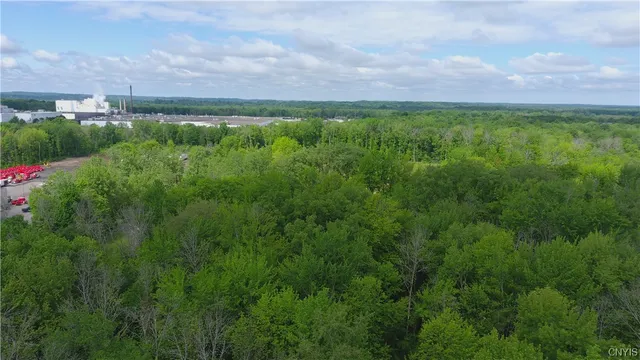 $225,000 | 8245 Willett Parkway, Lysander, NY 13027