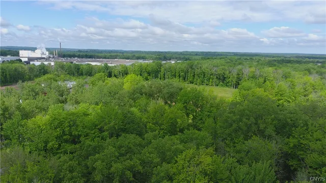 $225,000 | 8245 Willett Parkway, Lysander, NY 13027