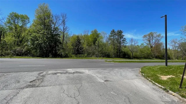 $225,000 | 8245 Willett Parkway, Lysander, NY 13027