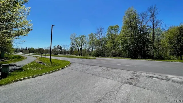 $225,000 | 8245 Willett Parkway, Lysander, NY 13027