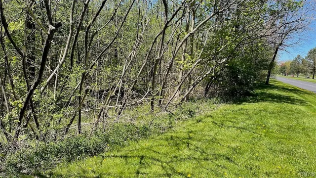 $225,000 | 8245 Willett Parkway, Lysander, NY 13027