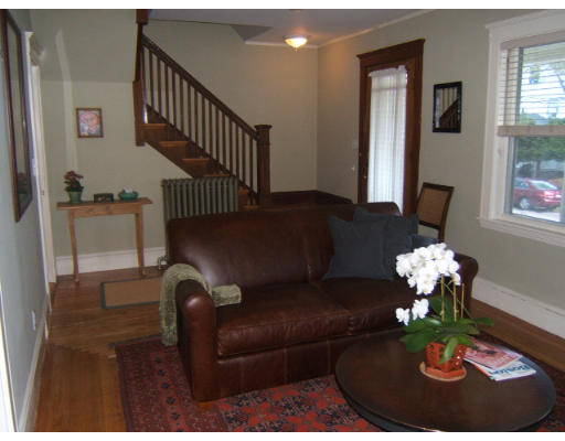 35 Hawthorn Road Milton, MA 02186 - Photo 3 of 12 Gallery Image 3
