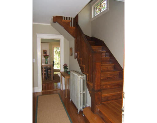 35 Hawthorn Road Milton, MA 02186 - Photo 4 of 12 Gallery Image 4