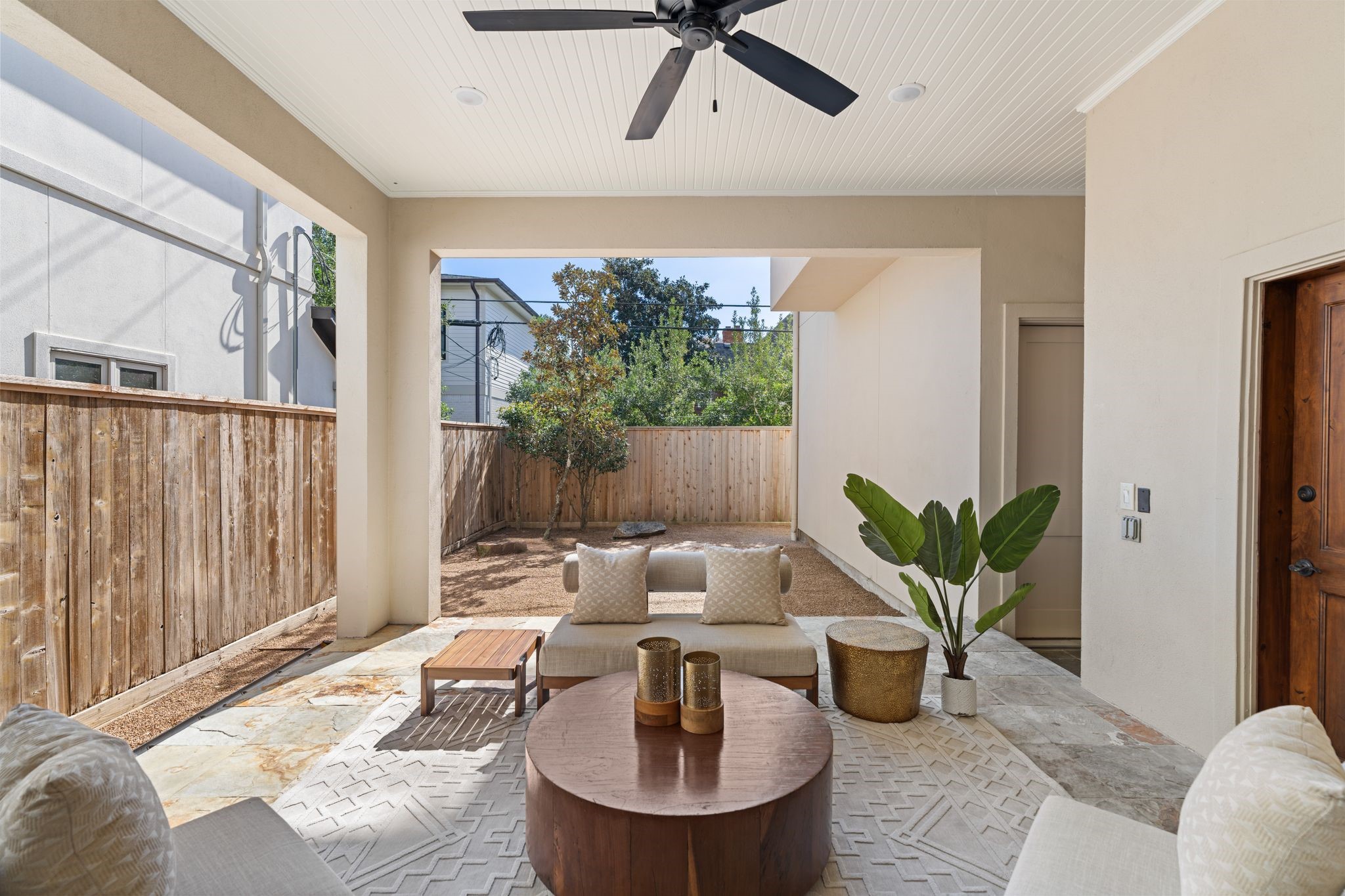 1815 Milford Street Houston, TX 77098 - Photo 32 of 33 Wonderful space for entertaining with endless possiblities.