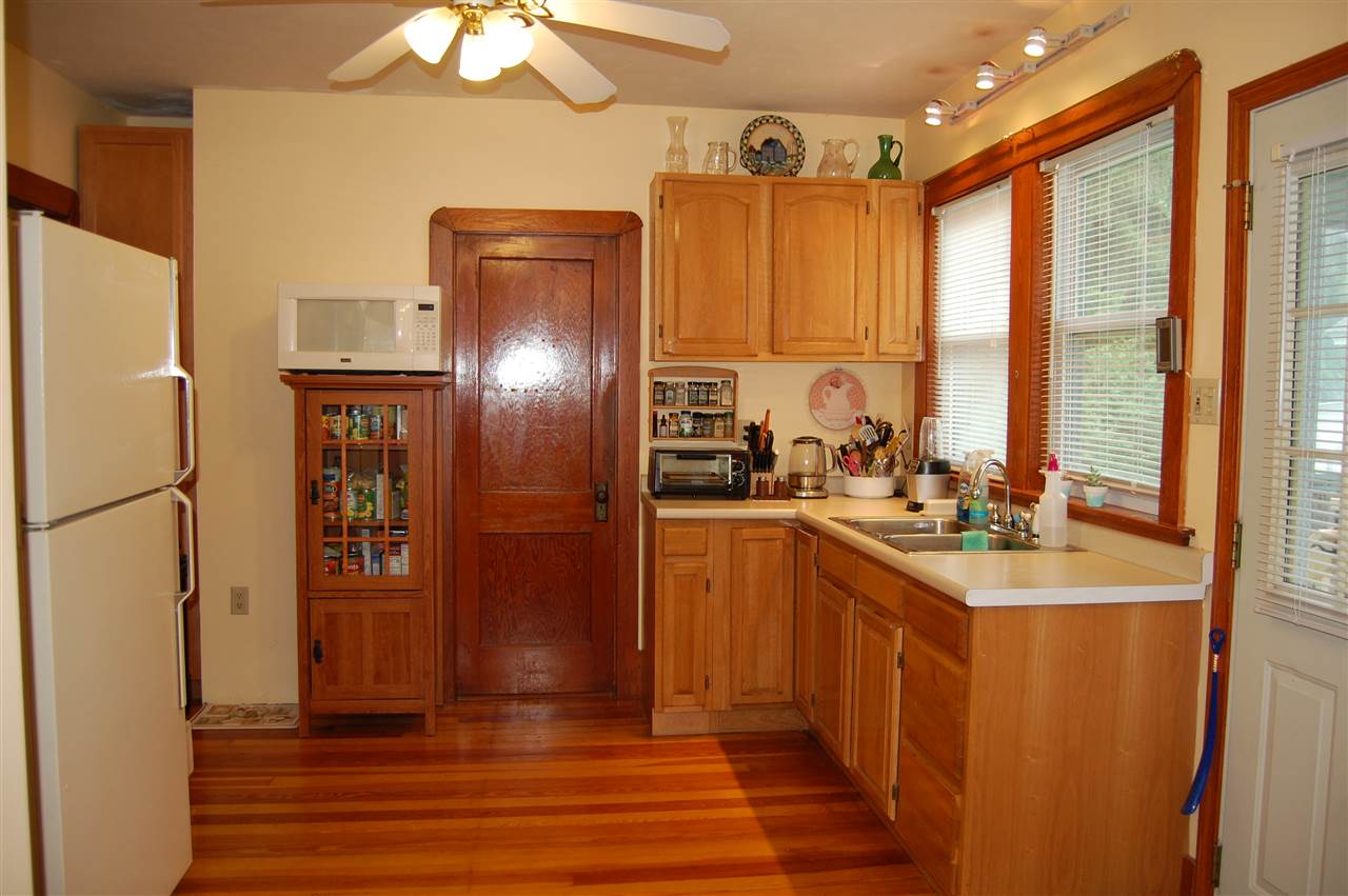 205 Mast Road Manchester, NH 03102 - Photo 7 of 30