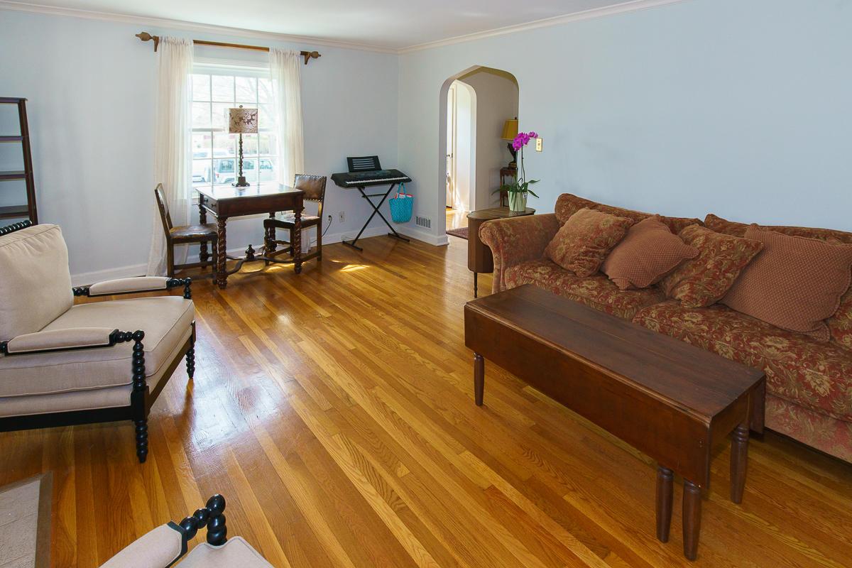 2146 Elgin Road Columbus, OH 43221 - Photo 6 of 30
