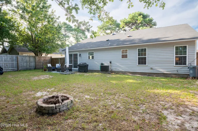 $2,800 | 819 Brewster Lane, Wilmington, NC 28412