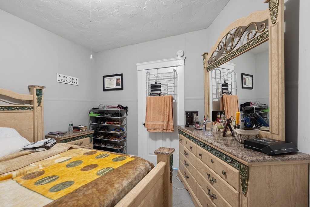 22 Fraternal Avenue Worcester, MA 01606 - Photo 11 of 37