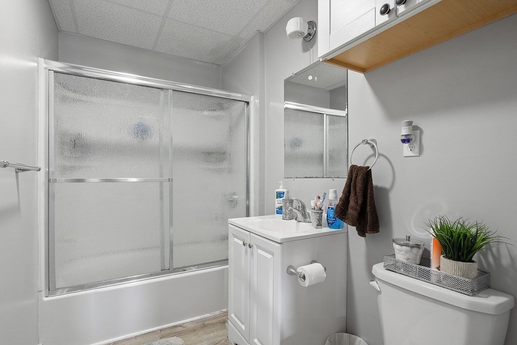 22 Fraternal Avenue Worcester, MA 01606 - Photo 12 of 37