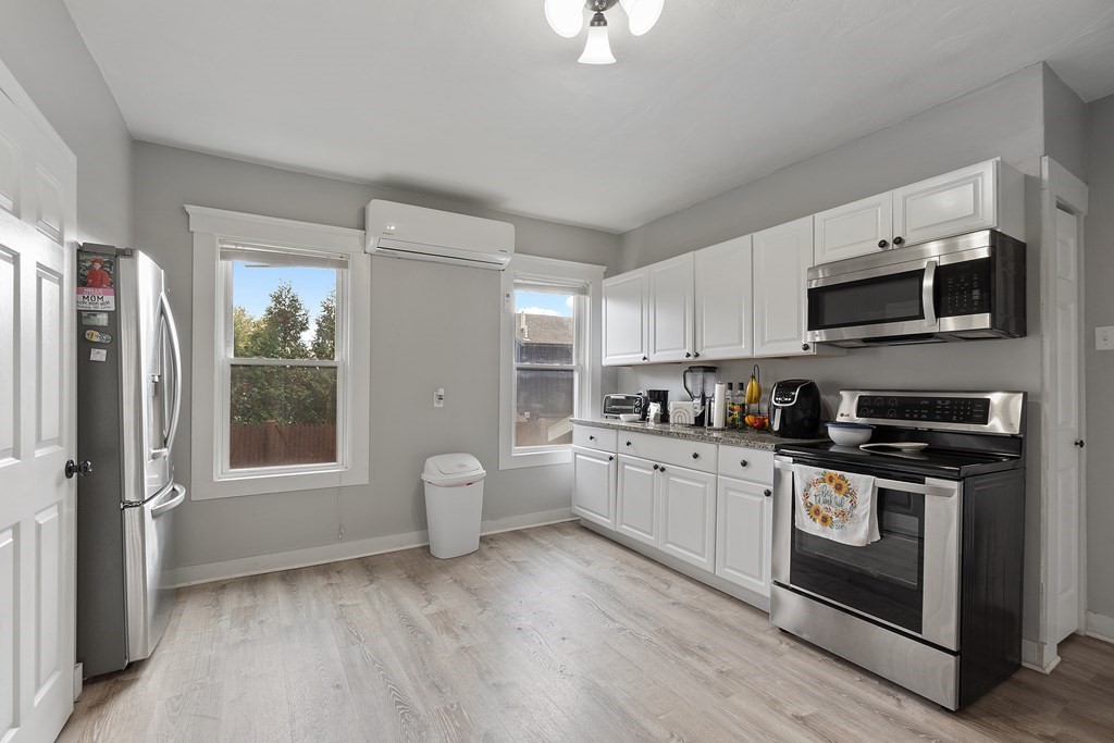 22 Fraternal Avenue Worcester, MA 01606 - Photo 13 of 37