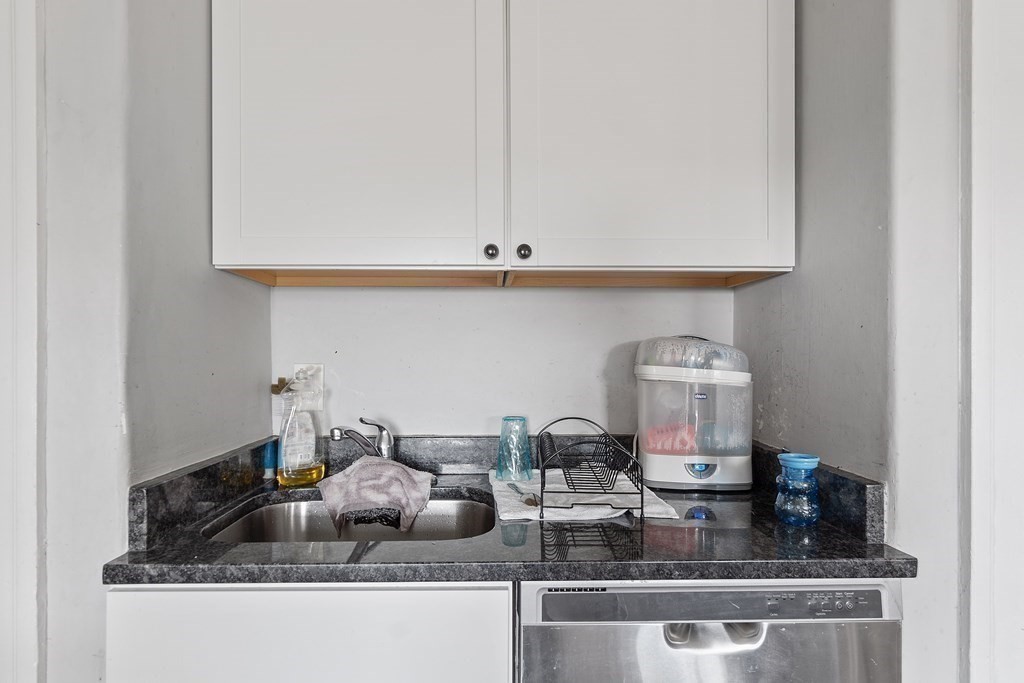 22 Fraternal Avenue Worcester, MA 01606 - Photo 29 of 37