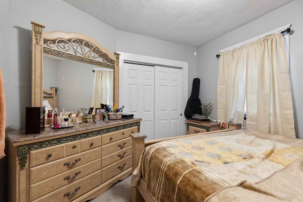 22 Fraternal Avenue Worcester, MA 01606 - Photo 10 of 37