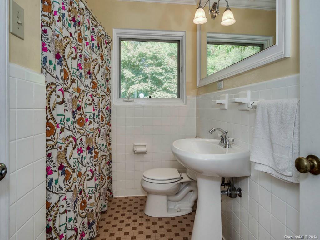 4115 Chelmsford Road Charlotte, NC 28211 - Photo 12 of 23 Gallery Image 12