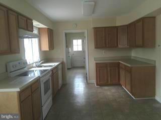 4024 Hanson Road White Plains, MD 20695 - Photo 7 of 30 Kitchen