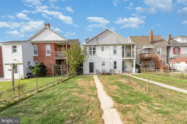 $196,300 | 429 High Street, Hanover, PA 17331