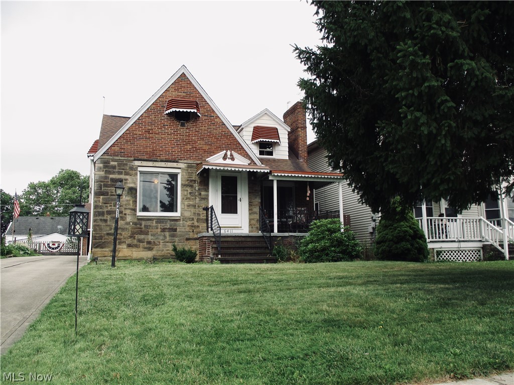 6411 Snow Road Parma, OH 44129 - Photo 1 of 14 Welcome to 6411 Snow Road!