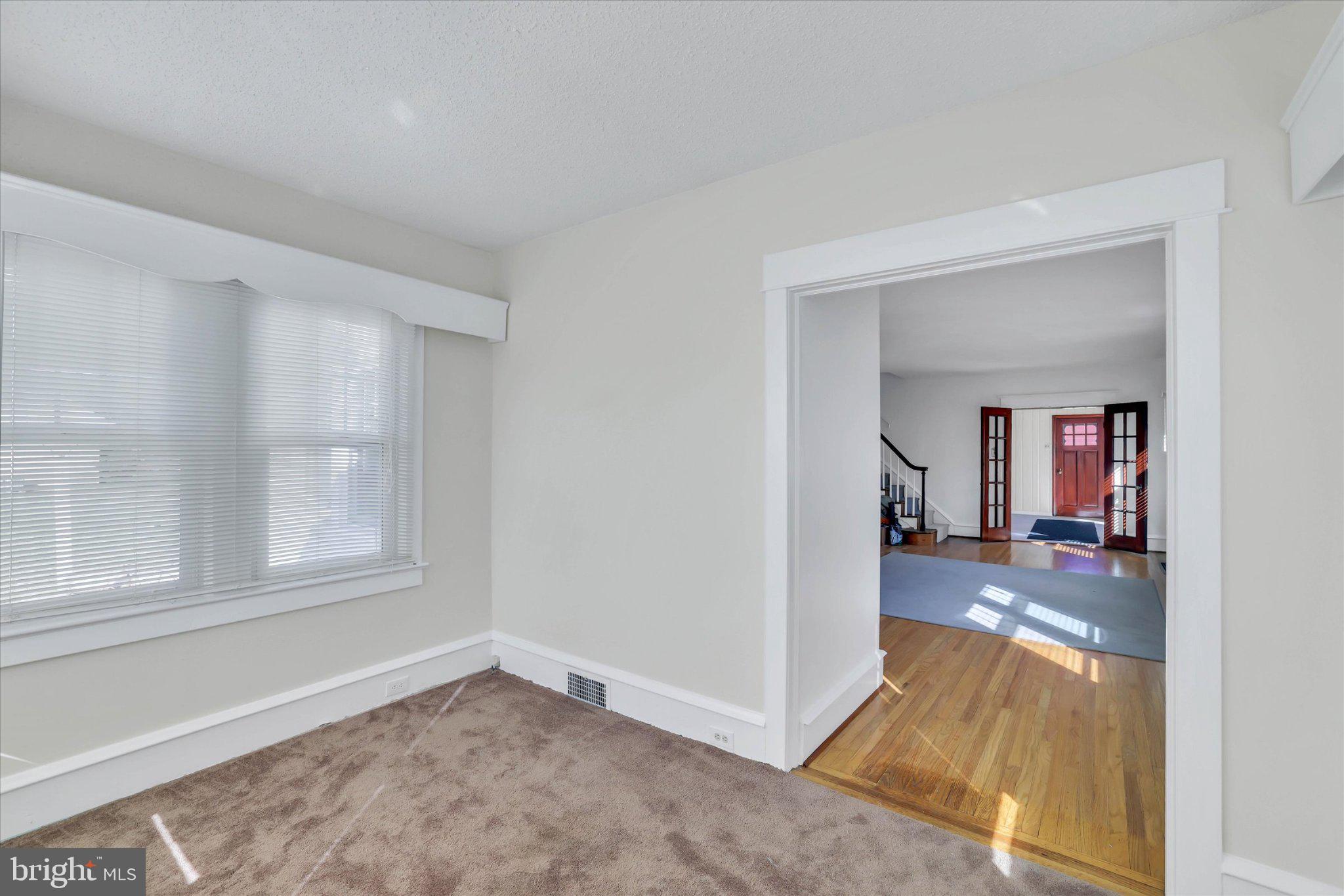 222 Berlin Road North Lindenwold, NJ 08021 - Photo 39 of 42 Bright and inviting living space.